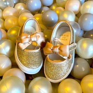 Janie and Jack Girls Size 6 Shoe Velcro closure champagne color